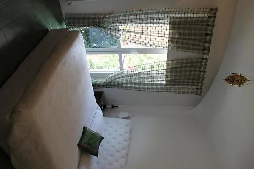 Abracadabra Tortona Bed & Breakfast Milan 2*,