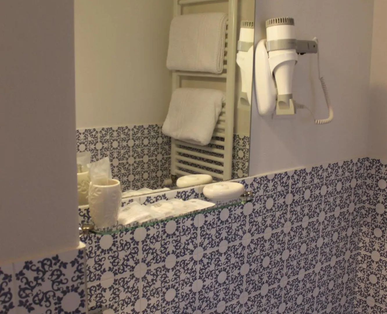 **  Abracadabra Tortona Bed & Breakfast Milan Italy
