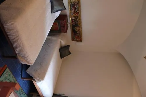 Abracadabra Tortona Bed & Breakfast Milan 2*,  Italy