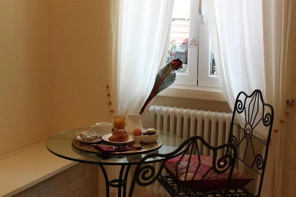 **  Abracadabra Tortona Bed & Breakfast Milan Italy